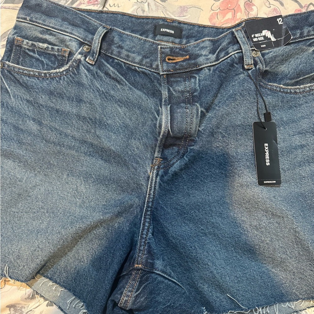 NWT express Medium Blue mid rise Denim Cutoff Shorts - Picture 2 of 5